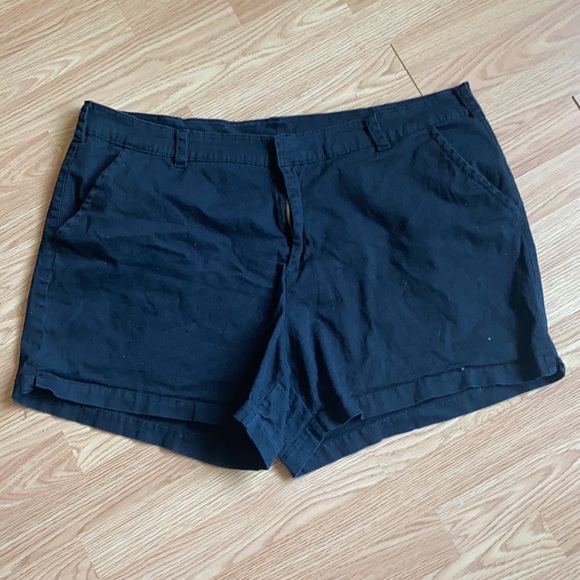 Lane Bryant size 26 black shorts - Picture 2 of 3